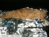 Wrap the edges of the foil on four sides so that t...