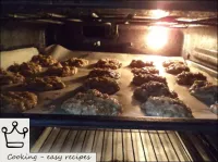 Put the baking tray in the oven on the middle shel...