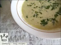 Auf Wunsch Oxalsuppe ohne Fleisch mit Grün bestreu...