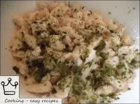 Sprinkle ready-made ordinary galushki with herbs. ...