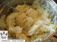 Mash the potatoes with a potato grinder. Do not us...