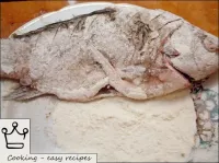 Plan the fish in flour. ...