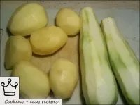 Come preparare le patate con funghi e zucchine: Pa...