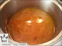 Put the carrots in the broth and boil for 7-10 min...