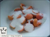 Sprinkle apricots with sugar and put in a cold pla...