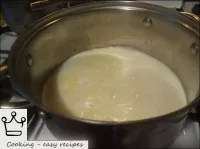 Die Milch kochen, mit Wasser verdünnen. ...