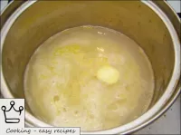 Colocar um grão na água fervente, adicionar uma co... Colocar um grão na água fervente, adicionar uma co...