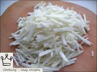 Clean the radish, wash, cut into strips. ...