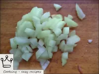 Peel the onions, wash, finely chop. ...