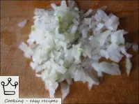 Clean the onions, wash and very finely chop. ...