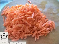 Peel the carrots, wash, cut into thin strips. ...