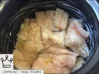 Fold the hake fillet into an oil-lubricated dish. ...