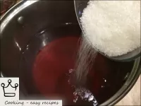 Den Zucker im Koch auflösen. ...