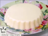 Ready-made sour cream jelly can be decorated with ...