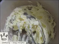 How to make condensed milk cream: Mash the butter ...