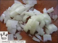 Peel the onions, wash, cut into cubes. ...