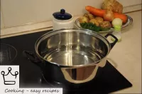 How to make kulesh: Put a pan with 2 liters of wat...