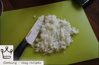 Peel the onions and chop them smaller. ...