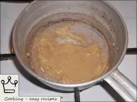 小麦粉をかき混ぜる、軽いクリームまで油でソテー（5-7分）、少し冷まします。...