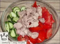 Gently mix the cucumbers, tomatoes and cod liver i...