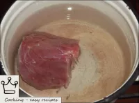 How to cook beef shurpa: Pour cold water (1 L) ove...