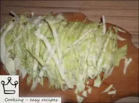 How to make a cabbage salad with carrots and apple...