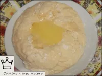 Ajouter la margarine fondue (pas chaude) dans la p...