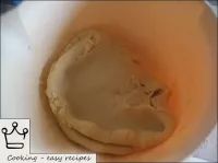 ثم تعجن بيديك. ... ثم تعجن بيديك. ...