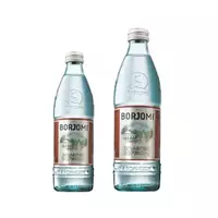 L'eau minérale de borjomi (borjomi)...